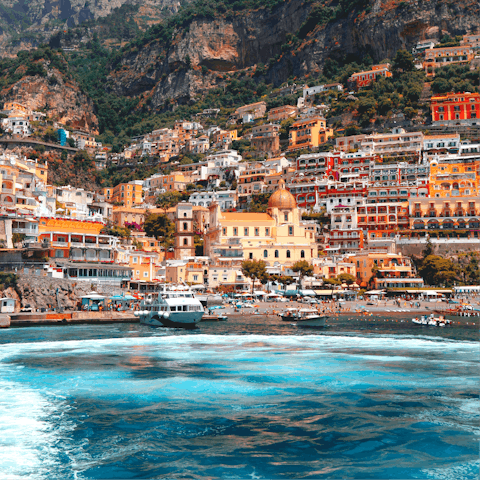 Stroll down to the beaches that line the Positano seafront just over 500 metres away from the home