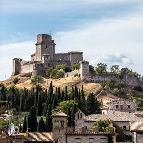 Take a road trip to the hilltop town of Assisi