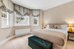 Holland Park Retreat image 13