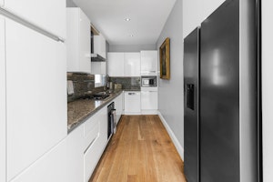 Holland Park Retreat image 9