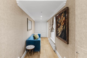 Holland Park Retreat image 8