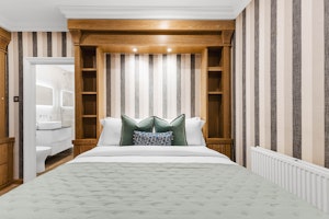 Holland Park Retreat image 6