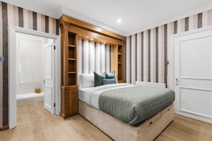 Holland Park Retreat image 2