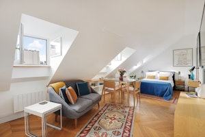A Parisian Studio image 1