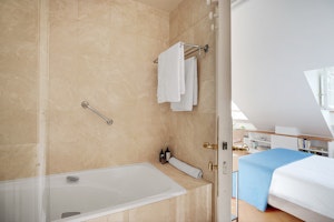 A Parisian Studio image 6