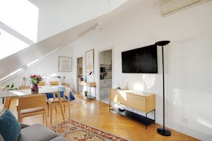 A Parisian Studio image 2
