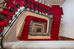 Sleek & Chic image 11