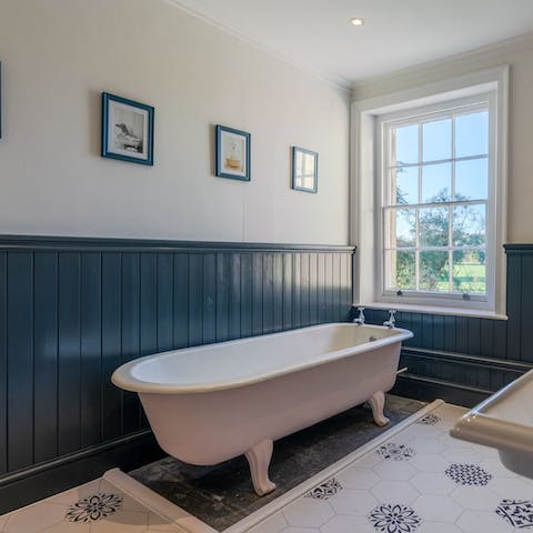 Indulge yourself with a long and uninterrupted soak in the freestanding tub