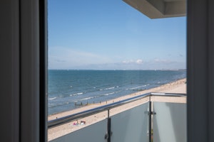 Light & Sea image 8