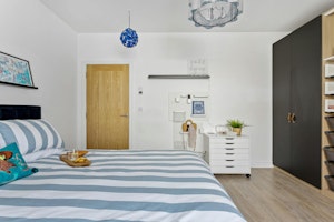 Devonshire Haven image 9