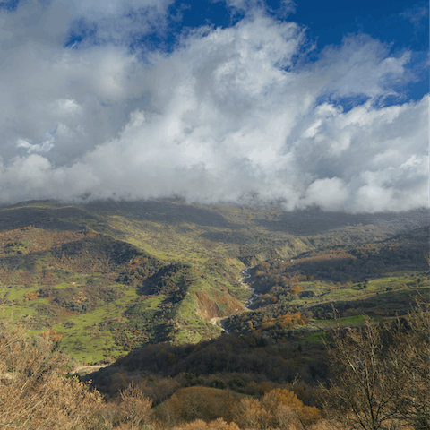 Go hiking in the spectacular mountains of the Nebrodi National Park 