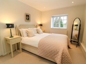 The Cotswold Fox image 14