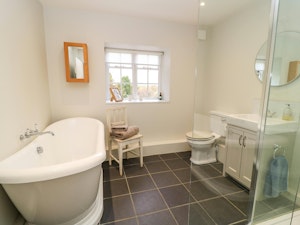 The Cotswold Fox image 13