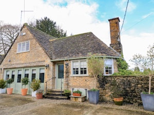 The Cotswold Fox image 1
