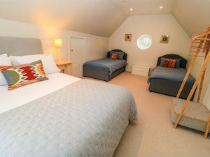 The Cotswold Fox image 7