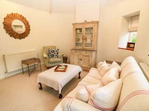 The Cotswold Fox image 2