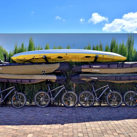 Enjoy use of the kayaks, bikes and paddleboards