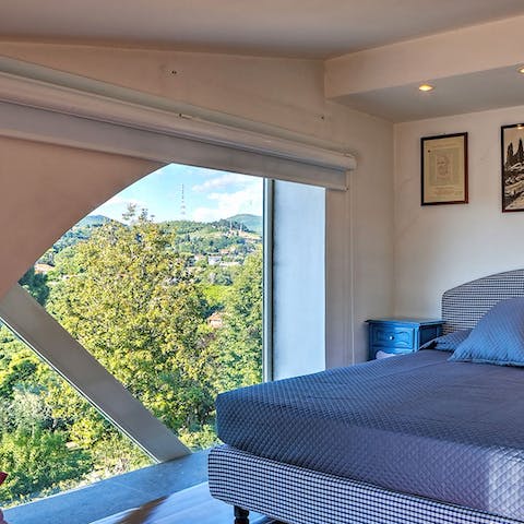 Wake up to magnificent countryside views