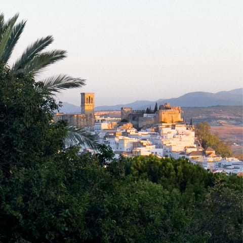 Explore the legendary town of Arcos de la Frontera