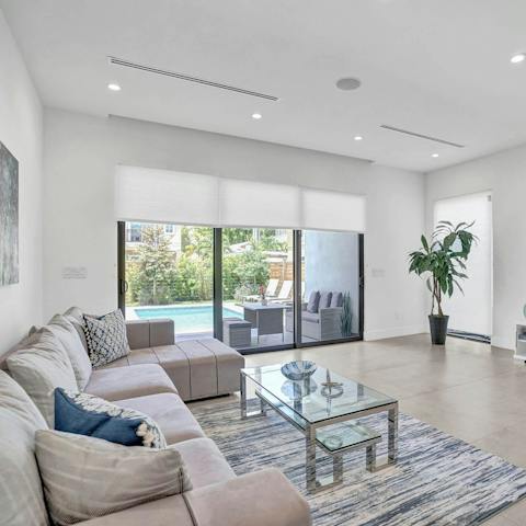 Take your pick from the indoor or outdoor living areas – both overlook the pool