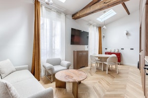 Bastille Oak image 14