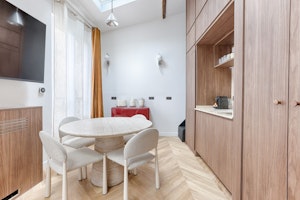 Bastille Oak image 5