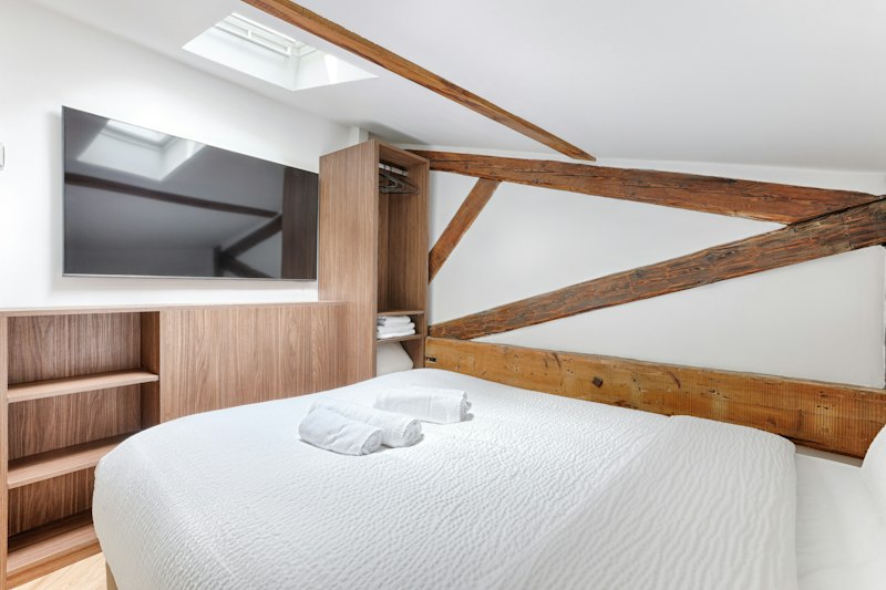 Bastille Oak additional image
