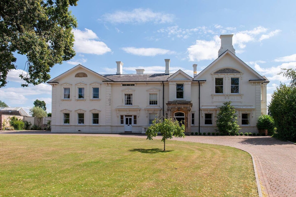 Croquet & Roses United Kingdom Venue Report