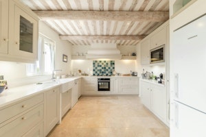 Little Luberon image 7