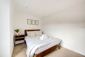 Blossom Hideaway image 12