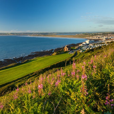 Take a five minute stroll to the sandy beach of Westward Ho!