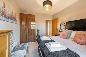 Putney Star image 5