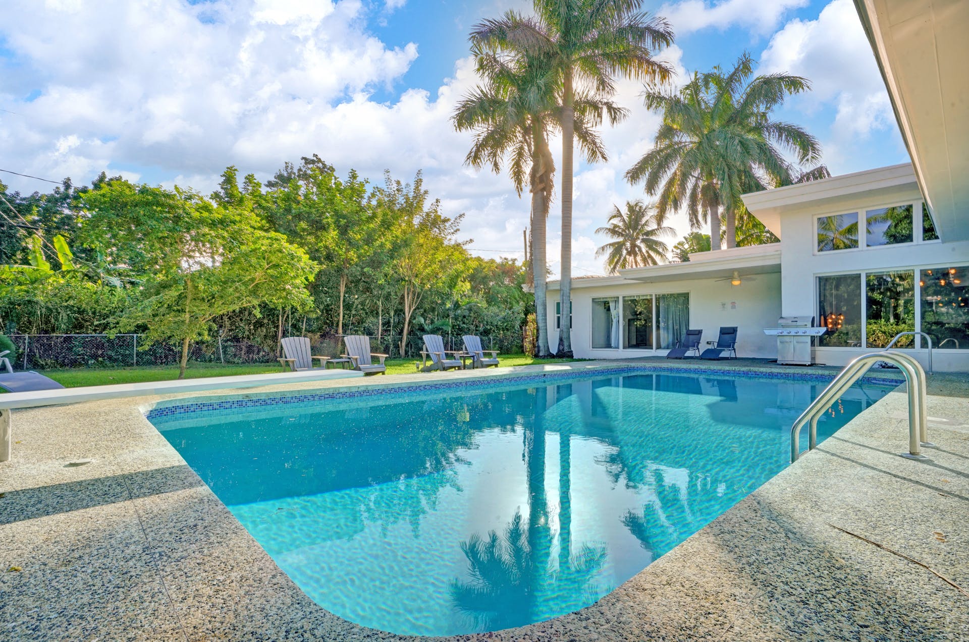 Crystal Water Manor, Hollywood Lakes, Hollywood Plum Guide