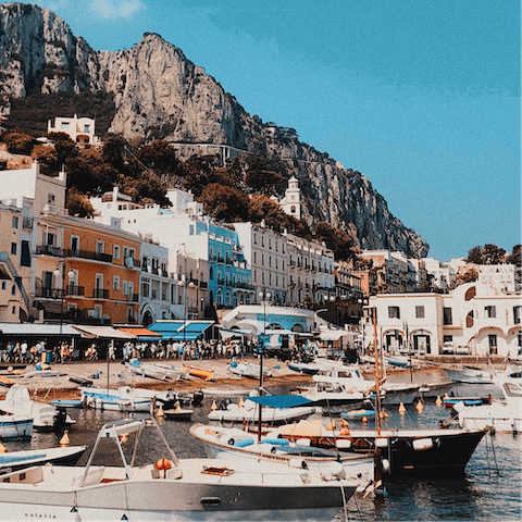 Discover the rugged landscape and spectacular charm of Capri