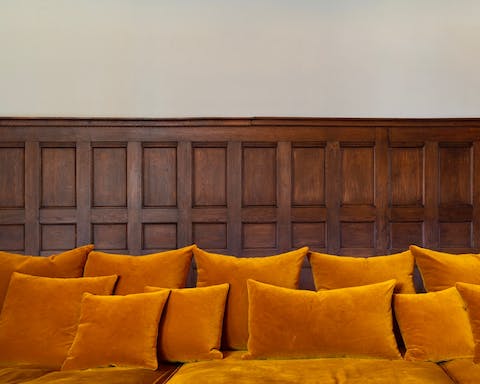 The gorgeous wood panelling 