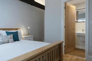 Ambleside Retreat image 13