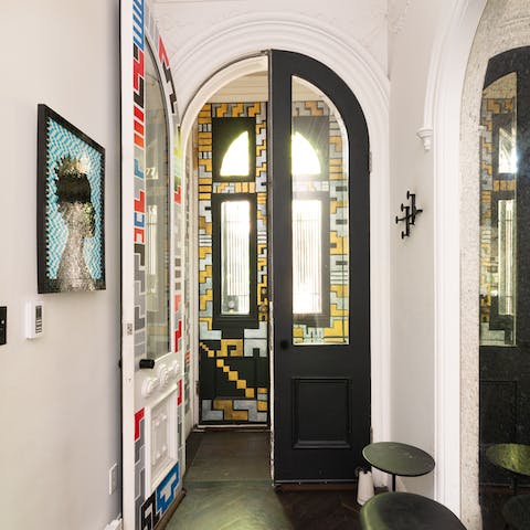 Dazzle with bright geometric door furnishings