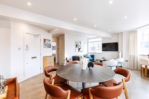 An Artisan Home image 10
