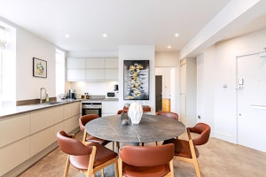 An Artisan Home image 6
