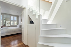 Royal Light image 9