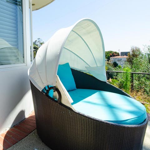 Sit back with a good book and relax on the cocoon lounger