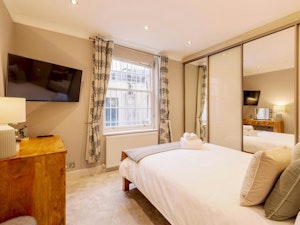 Pimlico Regency image 13