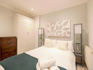 Pimlico Regency image 9