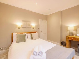 Pimlico Regency image 7