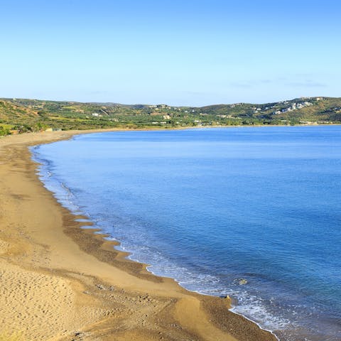 Take the short stroll to Kouremenos beach to enjoy the soft cushion of sand beneath your feet