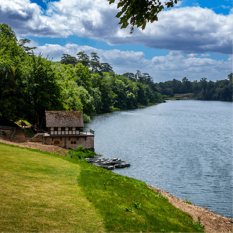 Visit beautiful Blenheim Palace, 11 kilometres away