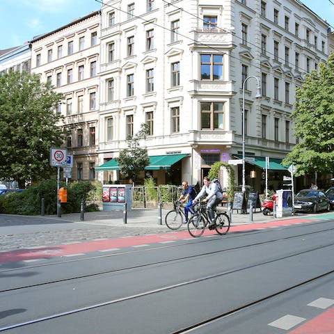 Explore this home’s Prenzlauer Berg location or visit Mauer Park, a twenty-five-minute stroll