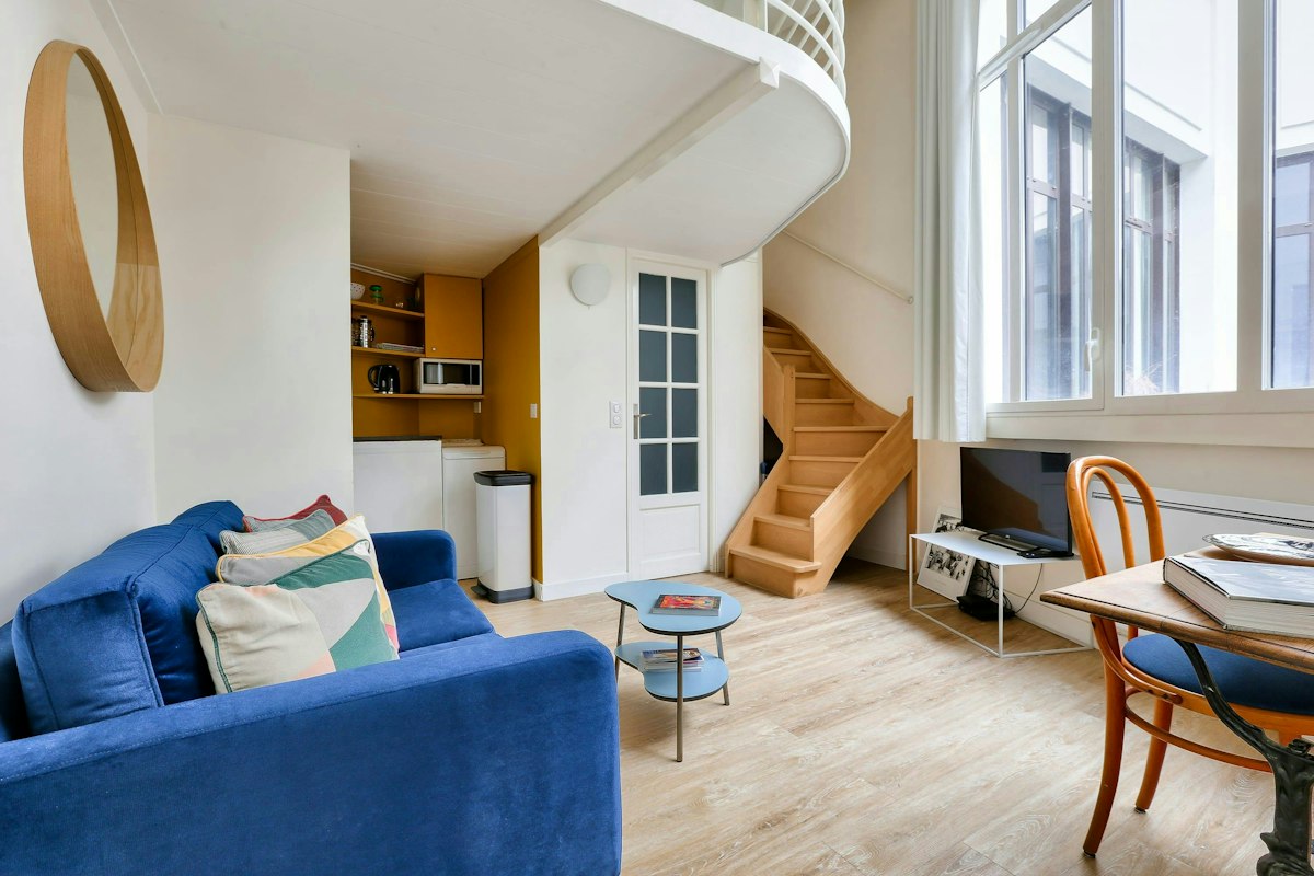 Royal Blue & Ochre, Ile-de-France
