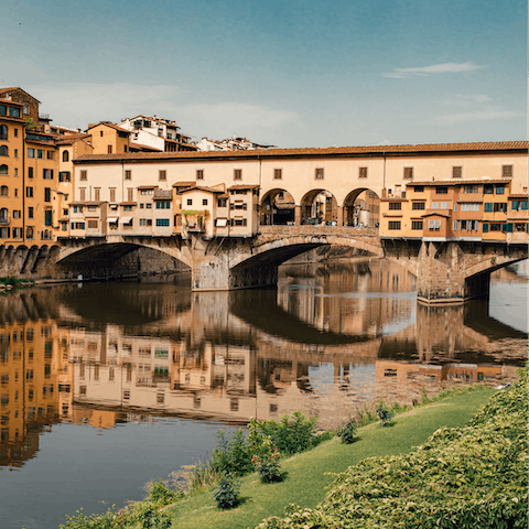 Take some photos of the Ponte Vecchio, a fourteen-minute stroll away