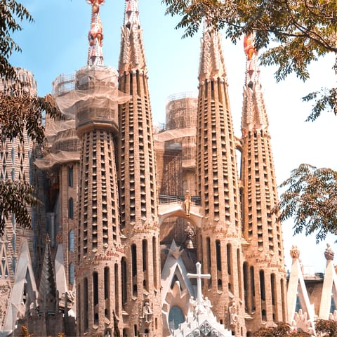 Stay in the beautiful Gràcia district, close to the majestic Sagrada Familia 